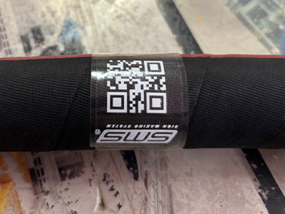 Kabels met QR code labels